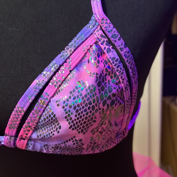 NWT Caged Faux snake print Rave Top - Picture 6 of 12